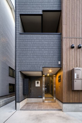 【エントランス】 | CRASTINE志茂