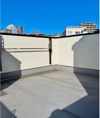 【バルコニー】 | 雑司が谷戸建 | お洗濯にも便利なバルコニー付き