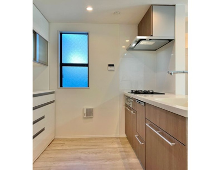 【キッチン】 | 雑司が谷戸建 | コンパクトなキッチンで掃除もラクラク