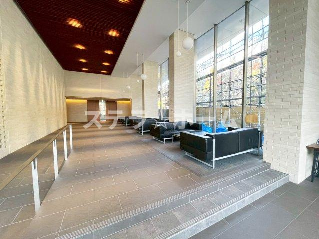 千里中央エアヒルズのエントランス|落ち着いたエントランスです