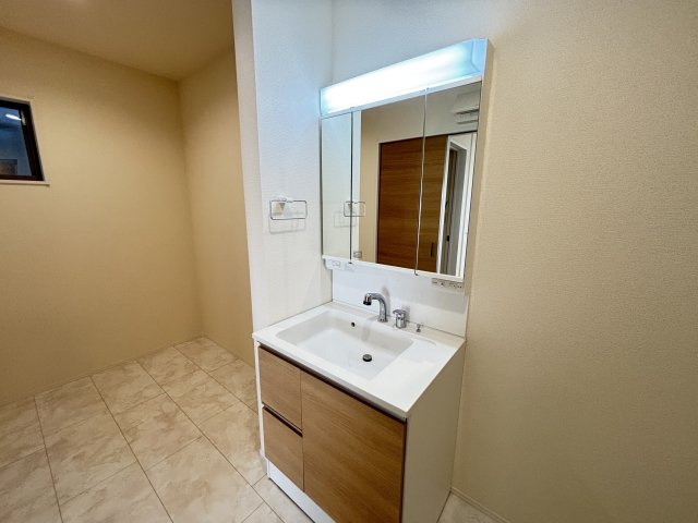 知立市八橋町的場126-1『仲介手数料無料』新築戸建ての独立洗面台