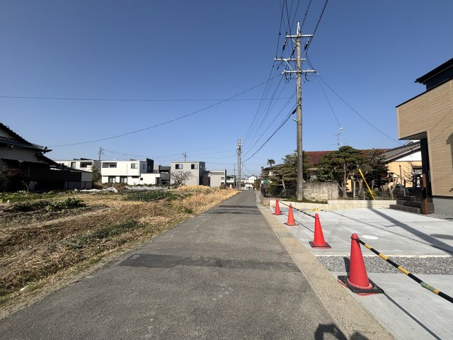 知立市八橋町的場126-1『仲介手数料無料』新築戸建ての前面道路含む現地写真