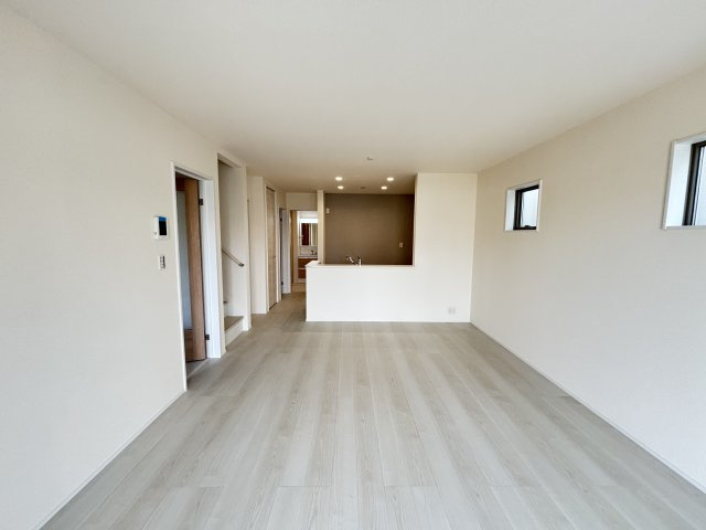 知立市八橋町的場126-1『仲介手数料無料』新築戸建ての居間・リビング