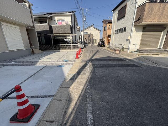 知立市八橋町的場126-1『仲介手数料無料』新築戸建ての前面道路含む現地写真