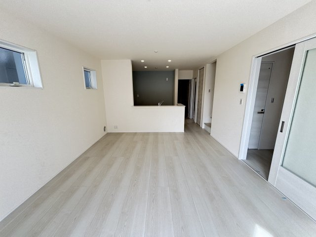 知立市八橋町的場126-1『仲介手数料無料』新築戸建ての居間・リビング