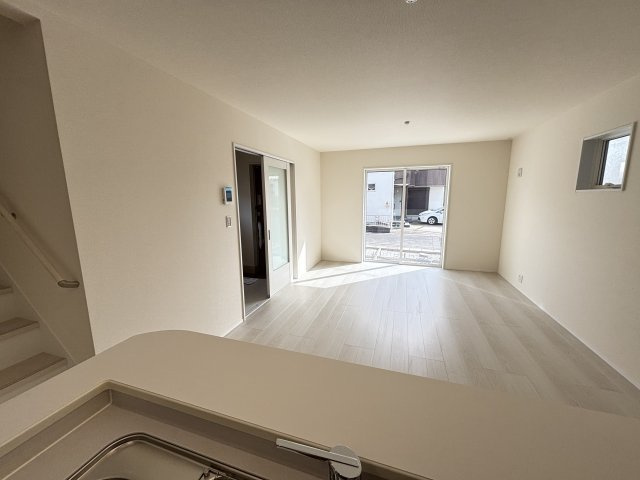 知立市八橋町的場126-1『仲介手数料無料』新築戸建ての居間・リビング