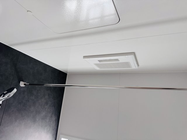 市川市菅野２丁目新築戸建【八幡小学校：10分】の冷暖房・空調設備|雨の日も安心の浴室乾燥機つき