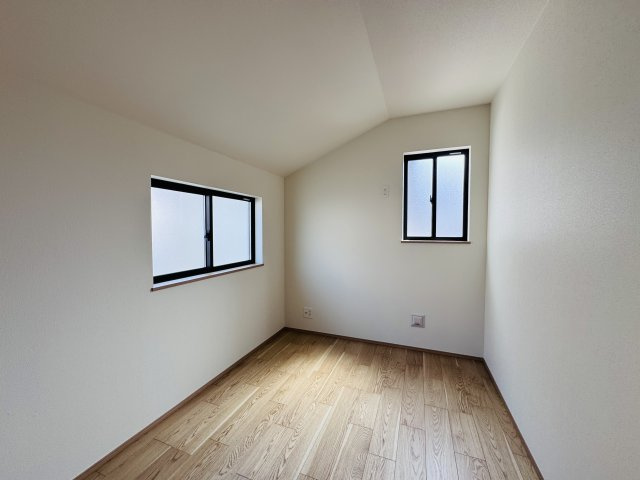 市川市菅野２丁目新築戸建【八幡小学校：10分】の洋室|4.5帖洋室