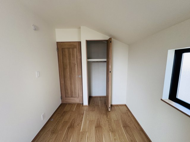 市川市菅野２丁目新築戸建【八幡小学校：10分】の収納|4.5帖洋室収納