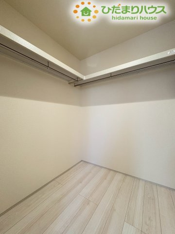 深谷市田中　第3　新築一戸建て　リーブルガーデン　02の収納|こちらの洋室にも、便利なウォークインクローゼットが設置されています。衣類をすっきり収納できるので、お部屋を広く使えますよ。
