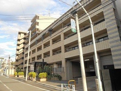 グラマシー恵比寿の外観|鉄筋コンクリート造・総戸数は109戸です。