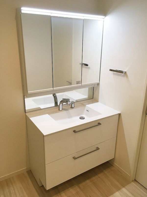 グラマシー恵比寿の洗面所|■収納＆鏡付き独立洗面台♪