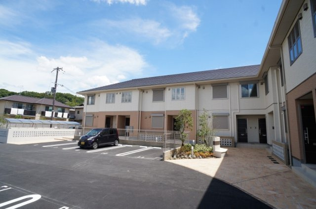 メゾン・ド・クレールの駐車場