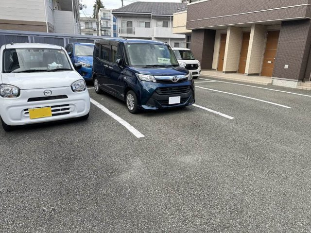 ＴｒｉＭ志家町の駐車場