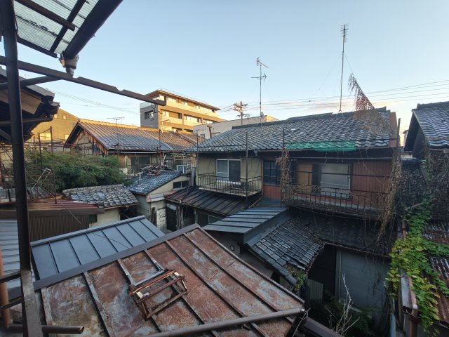 京都市中京区聚楽廻松下町中古戸建のバルコニー|落ち着いた時間を過ごせるバルコニーです