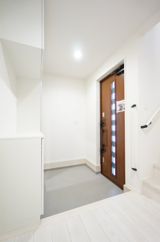 Sumai-to千葉市若葉区大宮台の玄関|ご見学・ご契約時の送迎可能！