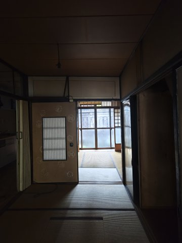 京都市中京区聚楽廻松下町中古戸建の和室|柔らかい畳が心地よい和室