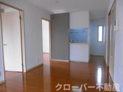 サニーベイル 2番館の居間・リビング