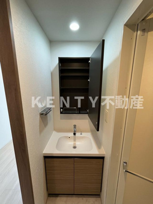 【洗面所】 | クレイシアＩＤＺ蒲田 | ゆったりとスペースのある洗面所