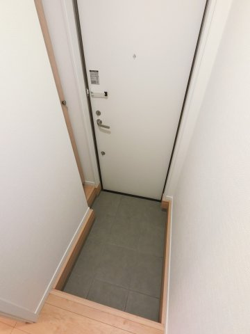 メゾン・ド・Plum蘇我の玄関|※仕様が異なる場合がございます