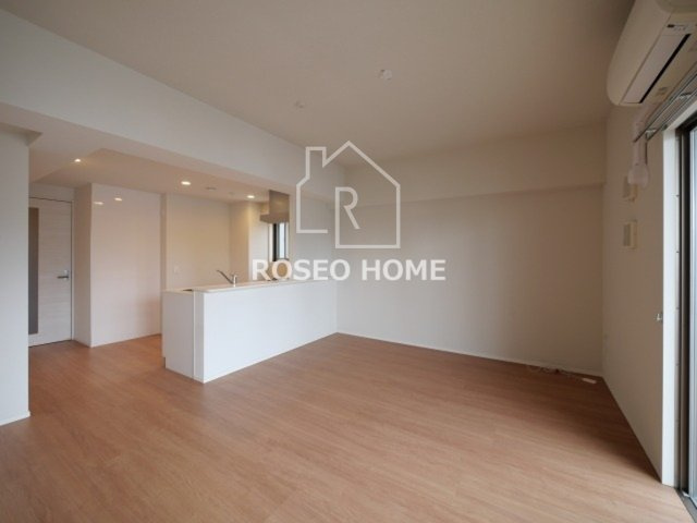 ATKレジデンスなにわ橋の居間・リビング|同マンション別部屋：参考写真