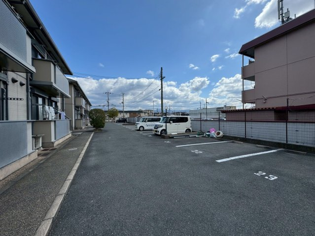 メゾンヴェールＢの駐車場