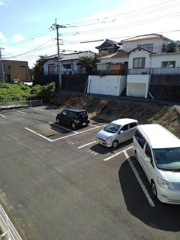 サンヒルズ上津の駐車場