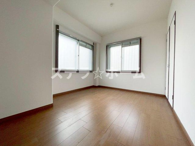 緑地東ロイヤルマンションの洋室|使い勝手のいい洋室です