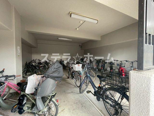 緑地東ロイヤルマンションの駐車場|駐車場があります