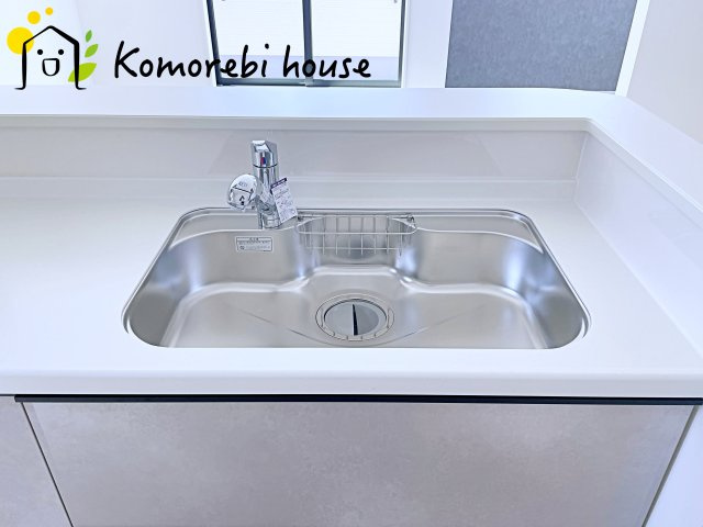 さいたま市指扇　20期　新築一戸建て　グラファーレ　01のキッチン|きれいなキッチンです