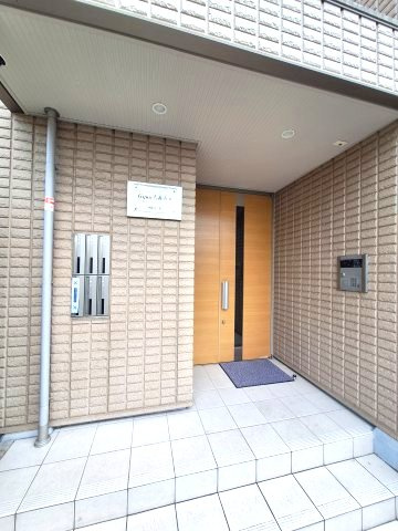 ギジュー大森山王のエントランス