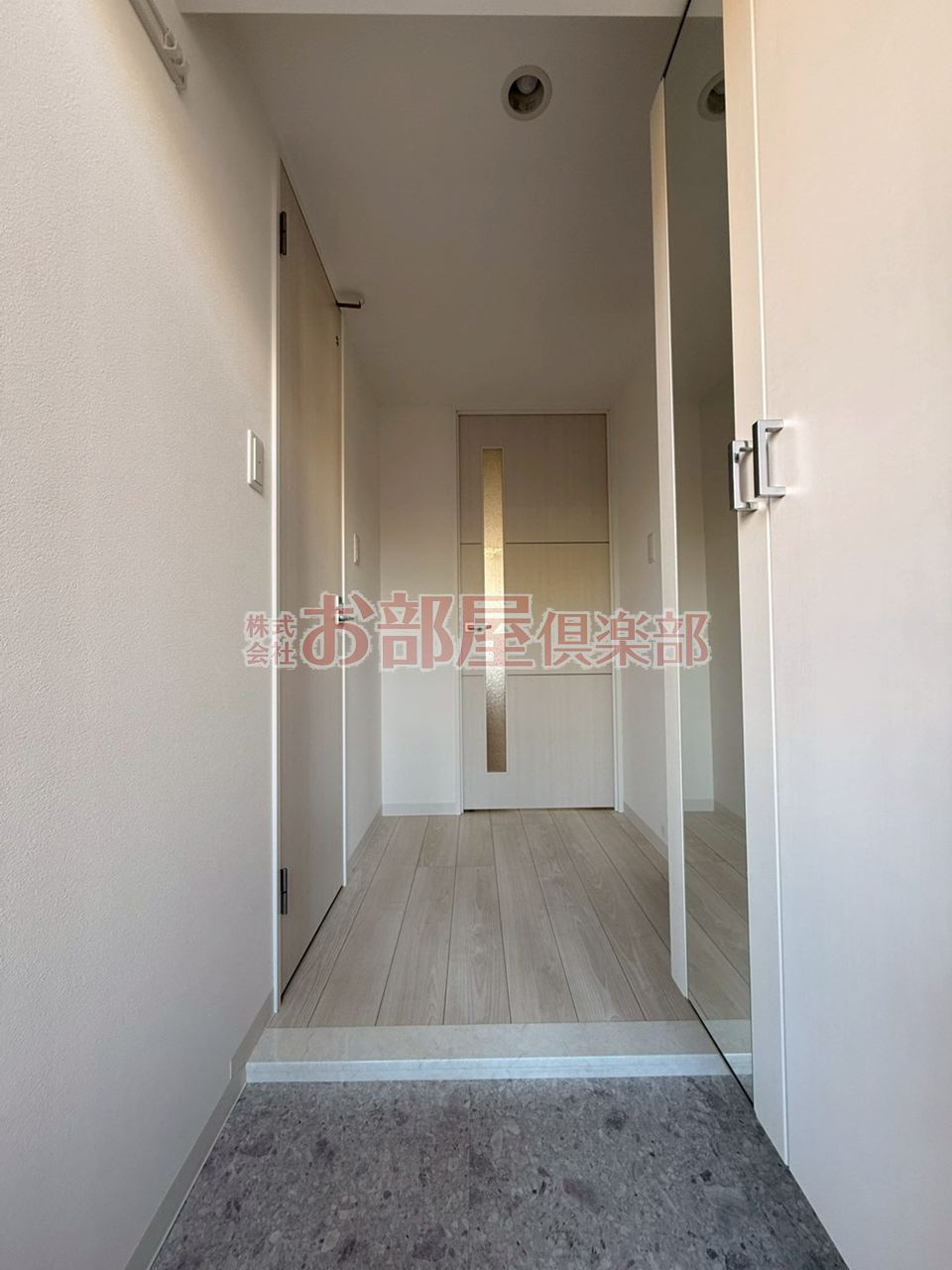 エクストラパレスの玄関|きれいな玄関です