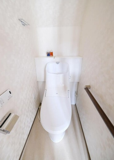 【中古】坂戸市石井中古住宅のトイレ|シンプルなトイレスペースです☆