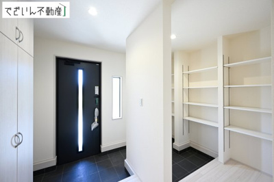 【玄関】 | Livele Garden.S深谷市田中第3【平屋】新築住宅 | ≪2号棟≫
現地(2026年5月撮影)