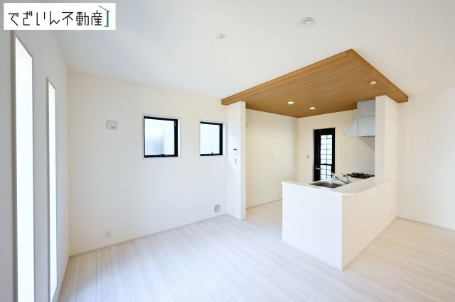 【居間・リビング】 | Livele Garden.S深谷市田中第3【平屋】新築住宅 | ≪2号棟≫
現地(2026年5月撮影)