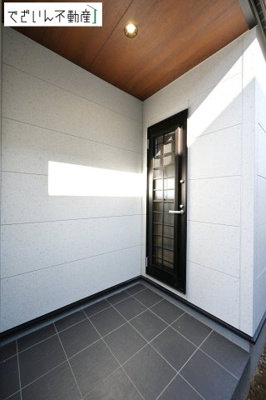 【玄関】 | Livele Garden.S深谷市田中第3【平屋】新築住宅 | ≪2号棟≫
現地(2026年5月撮影)