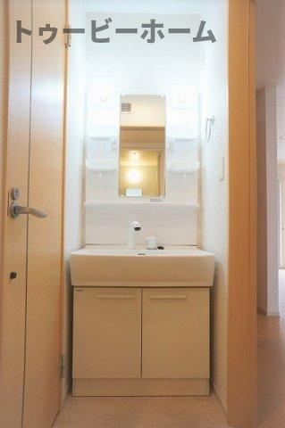 フェリオ若狭の洗面所|ゆったりとスペースのある洗面所