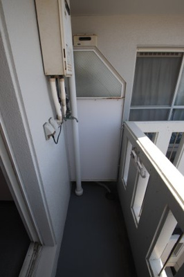 【設備】 | ベルシエル | 室外洗濯機置場