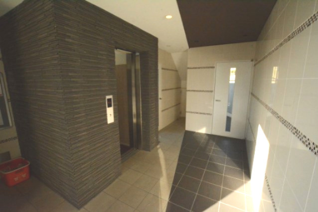 モントーレヒルズ東櫛原のエントランス|清潔なエントランスです