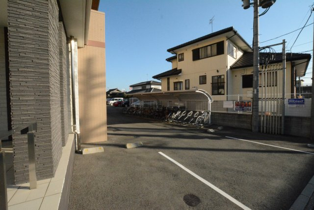 モントーレヒルズ東櫛原の駐車場|駐車場があります