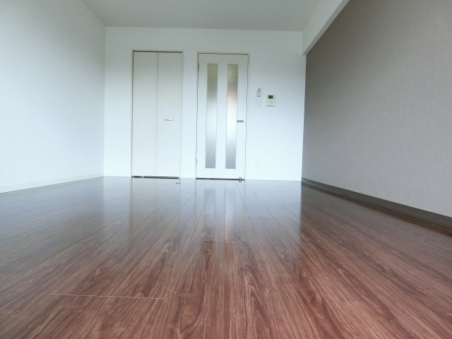 モントーレヒルズ東櫛原の居間・リビング|使いやすい居間です