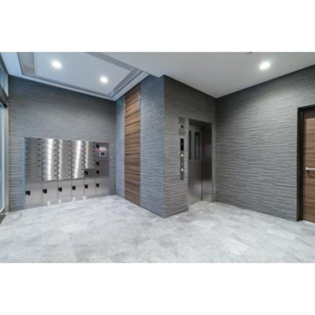 ＵＰＰＥＲ　ＦＩＥＬＤ　ＷＯＯＤのエントランス