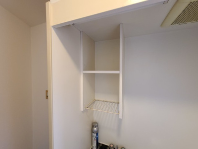 【設備】 | エミネンスヨシムラ | キッチン上の収納棚です