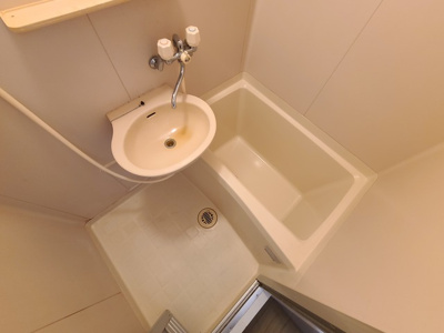 【浴室】 | エミネンスヨシムラ | 湯船に浸かりしっかり疲れを癒して下さい