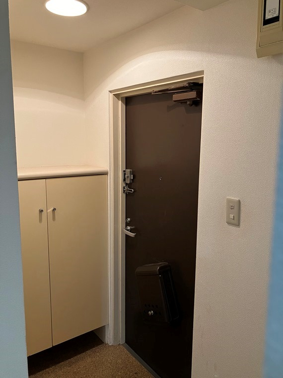 コスモ志木ピュアコートの玄関