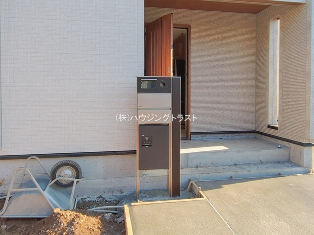 仲介手数料無料　所沢市西狭山ケ丘１丁目　新築戸建　全１棟の玄関