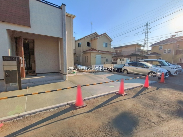 仲介手数料無料　所沢市西狭山ケ丘１丁目　新築戸建　全１棟の前面道路含む現地写真