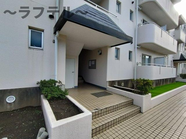 エスティームハイツのエントランス