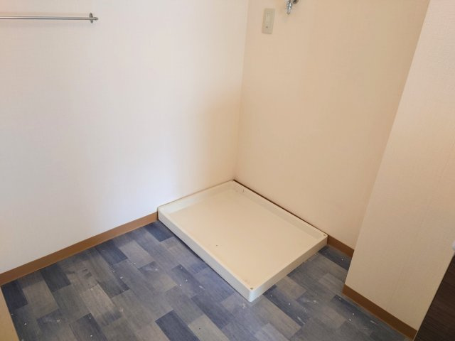 ハイコーポ池田山A　静岡市駿河区池田のランドリースペース|余裕のある脱衣場・ランドリースペースです♪