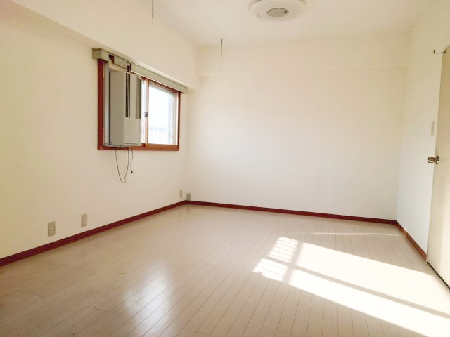 ハイコーポ池田山A　静岡市駿河区池田の洋室|2面採光で陽当たり、風通しよし！クーラー付き。